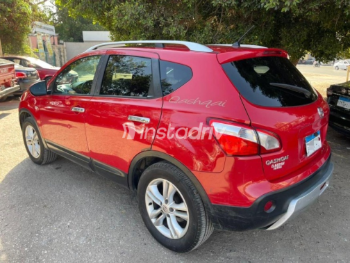 Nissan Qashqai 2014 Red Automatic Used for Sale in Nasr city - 1