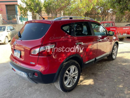 Nissan Qashqai 2014 Red Automatic Used for Sale in Nasr city - 5