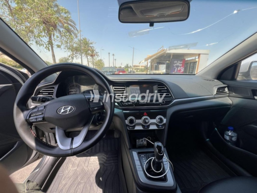 Hyundai Elantra AD 2019 Silver Automatic Used for Sale in Nasr city - 4