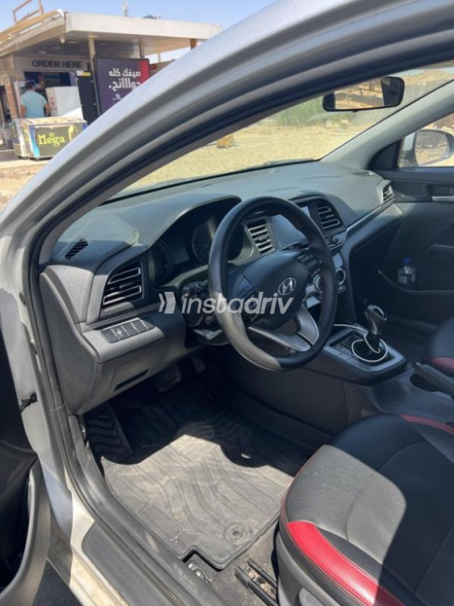 Hyundai Elantra AD 2019 Silver Automatic Used for Sale in Nasr city - 10