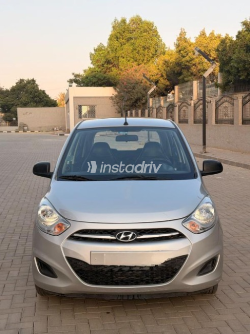Hyundai I10 2017 Silver Automatic Used for Sale in Nasr city - 3