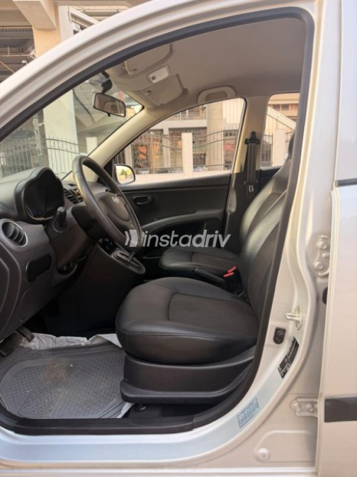 Hyundai I10 2017 Silver Automatic Used for Sale in Nasr city - 9