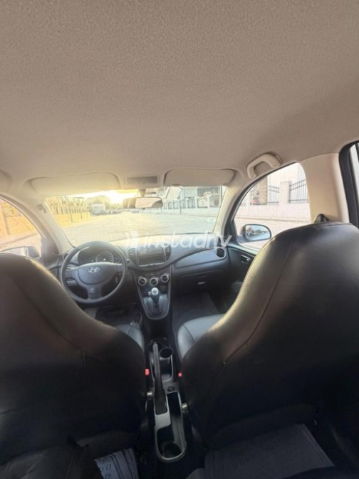 Hyundai I10 2017 Silver Automatic Used for Sale in Nasr city - 10