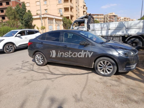 شيرى اريزو 5 2020 أسود أوتوماتيك مستعملة للبيع في 6 أكتوبر - 3