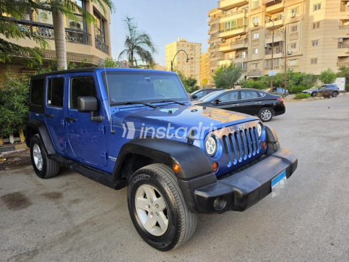 Jeep Wrangler 2012 Dark Blue Automatic Used for Sale in Nasr city - 2