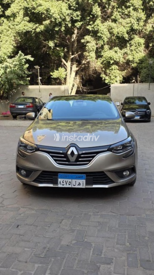 Renault Megane 2020 Dark Red Automatic Used for Sale in Maadi - 2