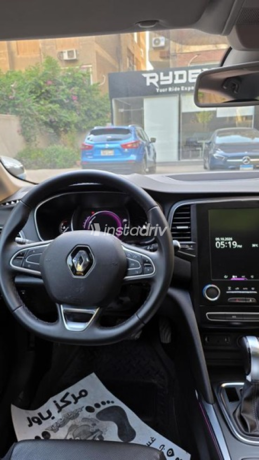 Renault Megane 2020 Dark Red Automatic Used for Sale in Maadi - 5