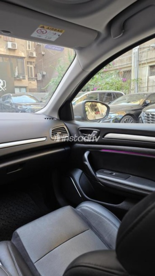 Renault Megane 2020 Dark Red Automatic Used for Sale in Maadi - 6