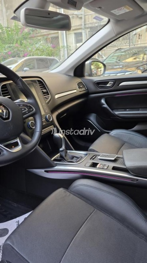 Renault Megane 2020 Dark Red Automatic Used for Sale in Maadi - 9