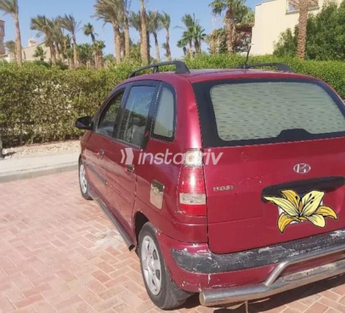Hyundai Matrix 2006 Dark Red Manual Used for Sale in Hurghada - 3