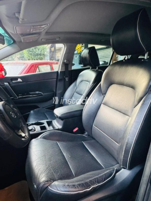 Kia Sportage 2017 White Automatic Used for Sale in Mohandessin - 6