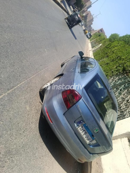 سكودا فانتازيا 2011 أزرق أوتوماتيك مستعملة للبيع في الجيزة - 4
