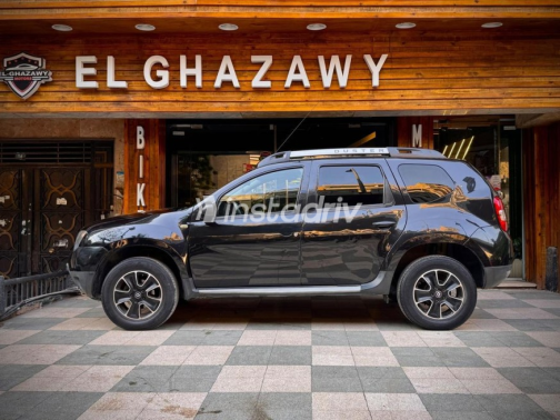 Renault Duster 2018 Black Automatic Used for Sale in Cairo - 3