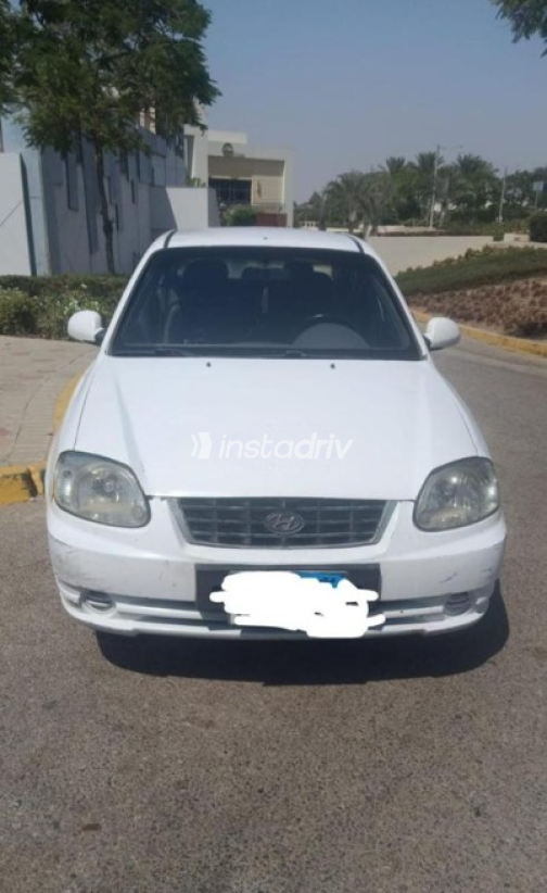 Hyundai Verna 2011 White Manual Used for Sale in Cairo - 3