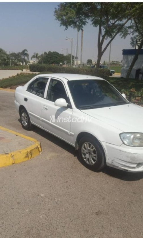 Hyundai Verna 2011 White Manual Used for Sale in Cairo - 4