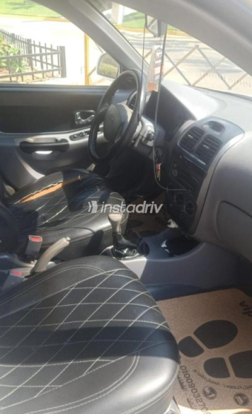 Hyundai Verna 2011 White Manual Used for Sale in Cairo - 5