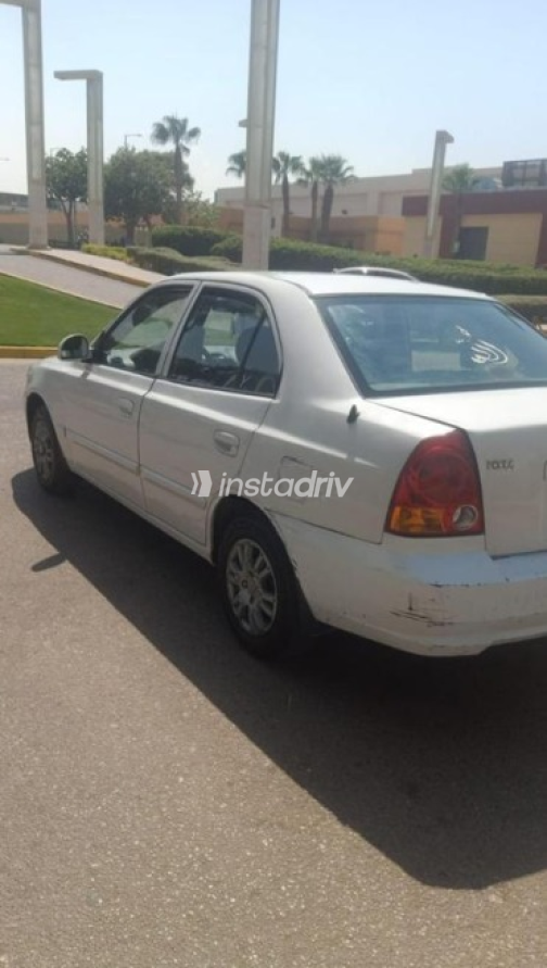 Hyundai Verna 2011 White Manual Used for Sale in Cairo - 7