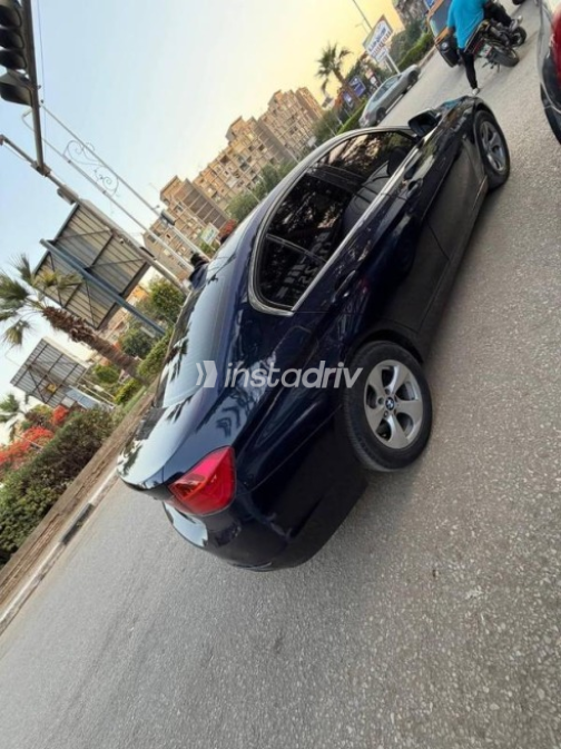 بي ام دبليو 316 2014 أزرق غامق أوتوماتيك مستعملة للبيع في المعادى - 2