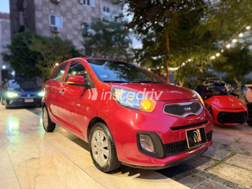 Kia Picanto 2015 Red Automatic Used for Sale in Ismailia - 3