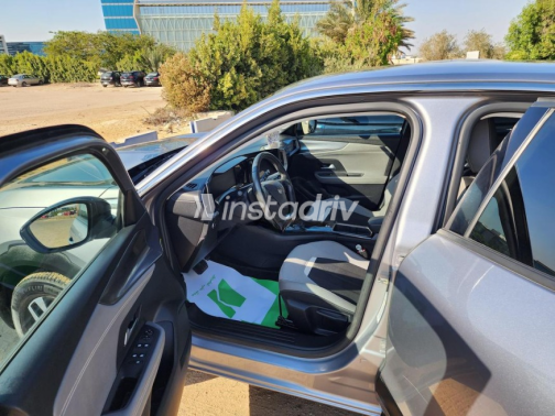 Opel Mokka 2022 Silver Automatic Used for Sale in El Haram - 9