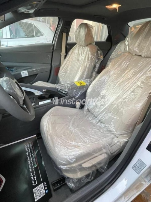 Hyundai Elantra CN7 2023 White Automatic Used for Sale in Greater Cairo ( Cairo + Giza) - 8