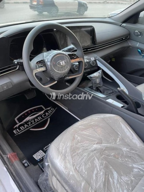 Hyundai Elantra CN7 2023 White Automatic Used for Sale in Greater Cairo ( Cairo + Giza) - 9