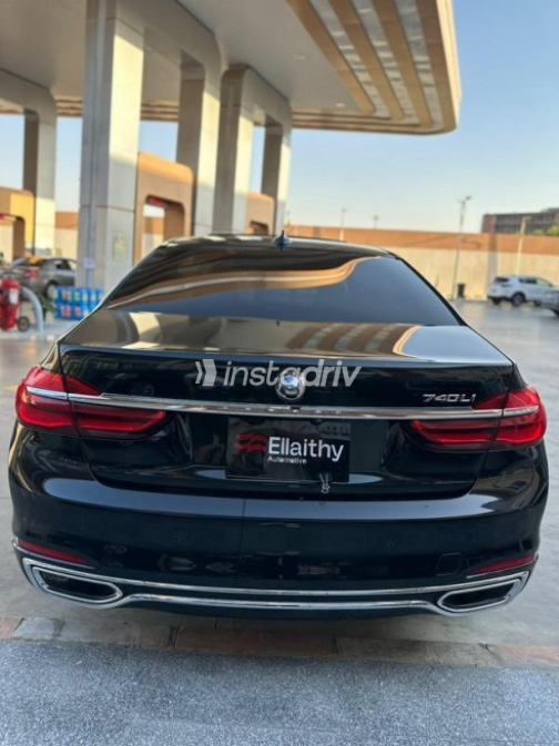 بي ام دبليو 740 2019 أسود أوتوماتيك مستعملة للبيع في القاهرة - 4
