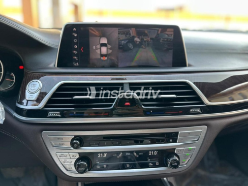 بي ام دبليو 740 2019 أسود أوتوماتيك مستعملة للبيع في القاهرة - 8
