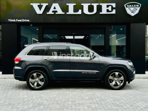 Jeep Grand Cherokee 2015 Black Automatic Used for Sale in Cairo - 3