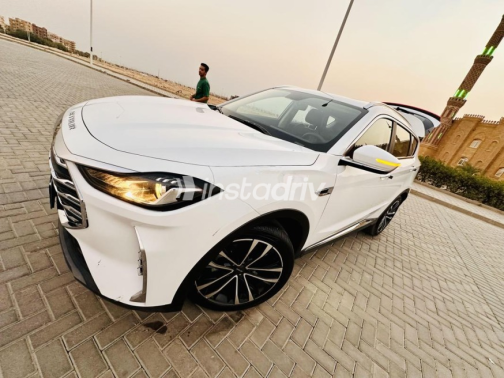 Jetour X70 Plus 2023 White Automatic Used for Sale in Nasr city - 2