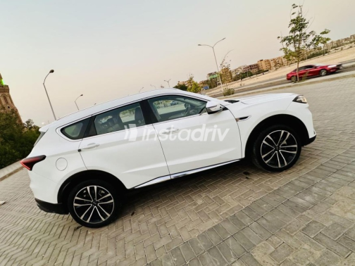 Jetour X70 Plus 2023 White Automatic Used for Sale in Nasr city - 3