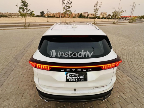 Jetour X70 Plus 2023 White Automatic Used for Sale in Nasr city - 4