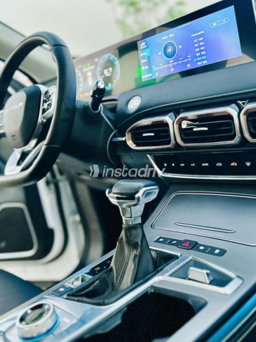 Jetour X70 Plus 2023 White Automatic Used for Sale in Nasr city - 9