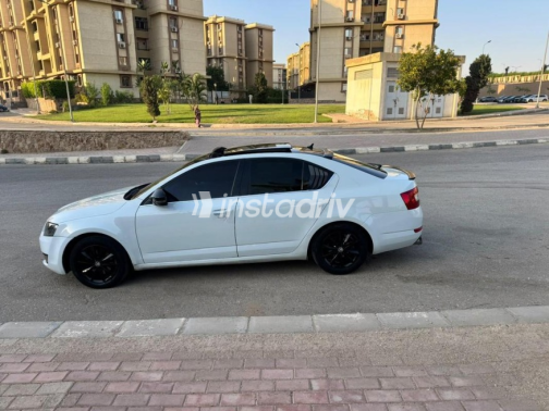 Skoda Octavia 2015 White Automatic Used for Sale in Cairo - 4