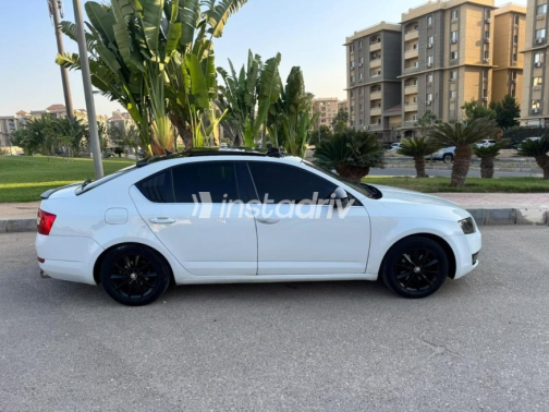 Skoda Octavia 2015 White Automatic Used for Sale in Cairo - 5
