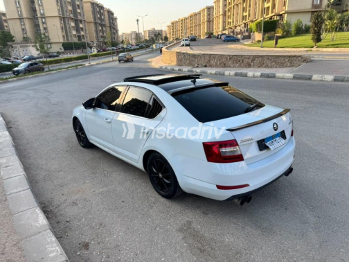 Skoda Octavia 2015 White Automatic Used for Sale in Cairo - 6
