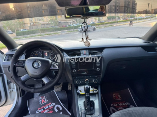 Skoda Octavia 2015 White Automatic Used for Sale in Cairo - 7