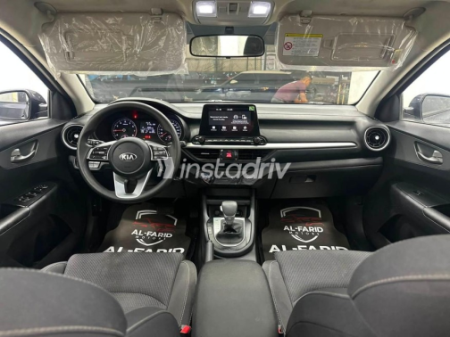 Kia Cerato 2019 Gray Automatic Used for Sale in Sheikh Zayed City - 5