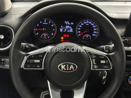 Kia Cerato 2019 Gray Automatic Used for Sale in Sheikh Zayed City - 8