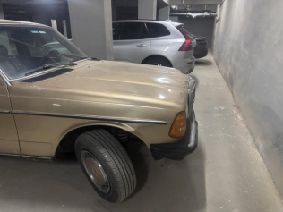 Mercedes E 200 1983 Gold Automatic Used for Sale in Heliopolis