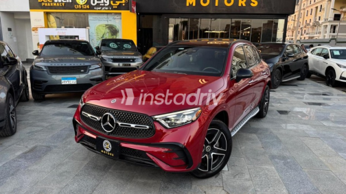 مرسيدس GLC 300 2024 أحمر أوتوماتيك مستعملة للبيع في القاهرة - 1