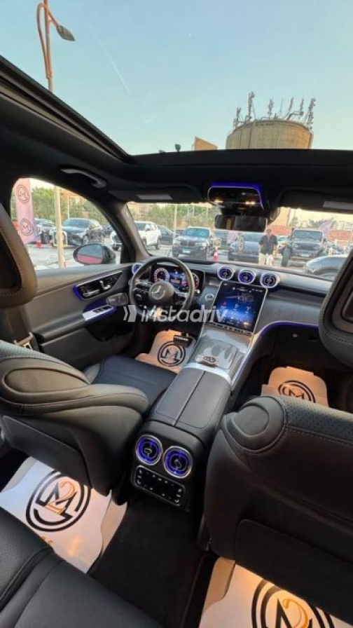 مرسيدس GLC 300 2024 أحمر أوتوماتيك مستعملة للبيع في القاهرة - 5