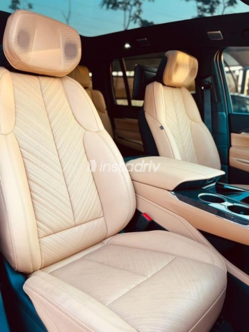 Cadillac Escalade 2026 Black Automatic Used for Sale in Cairo - 7