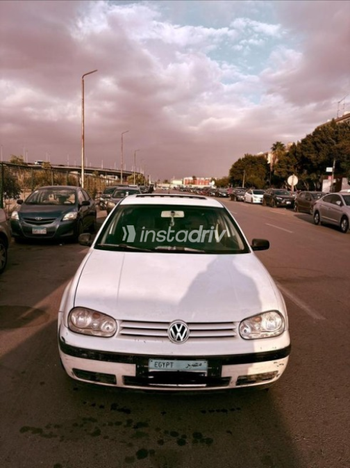 Volkswagen Golf 4 2000 White Automatic Used for Sale in Cairo - 3