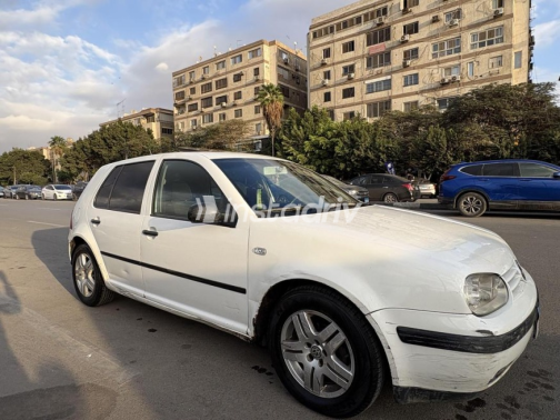 Volkswagen Golf 4 2000 White Automatic Used for Sale in Cairo - 8