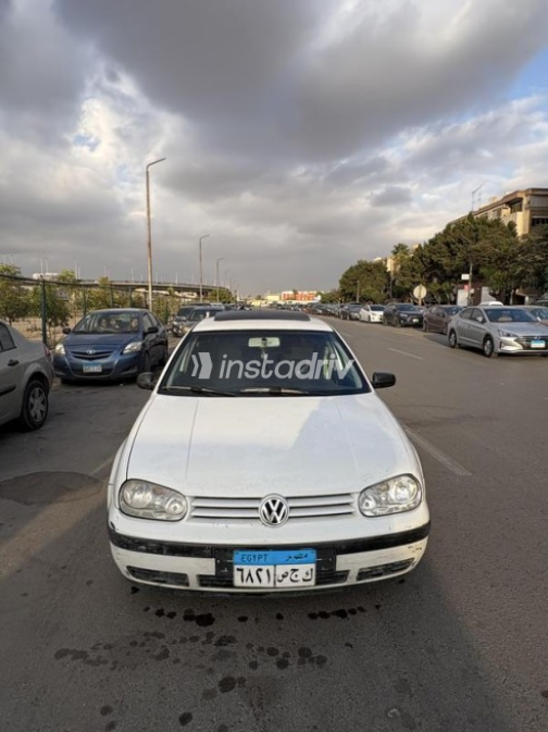 Volkswagen Golf 4 2000 White Automatic Used for Sale in Cairo - 10
