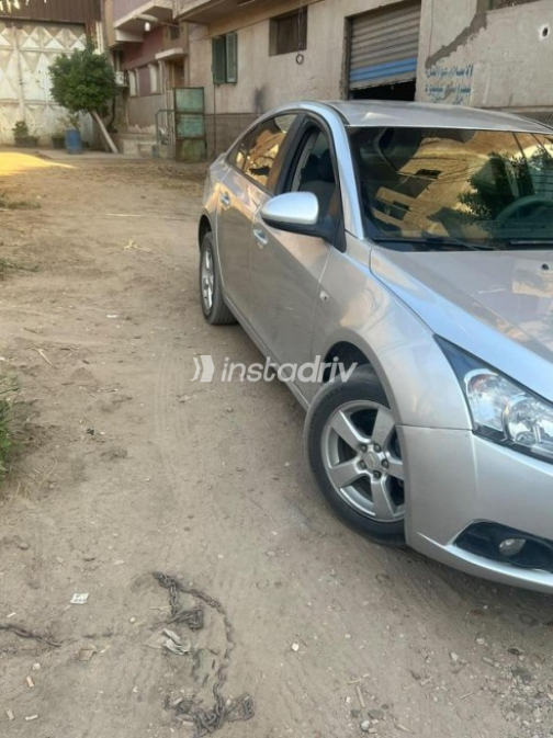 Chevrolet Cruze 2010 Silver Automatic Used for Sale in Khanka - 3