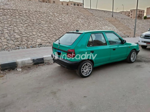 Skoda Felicia 1995 Green Manual Used for Sale in Sheikh Zayed City - 3