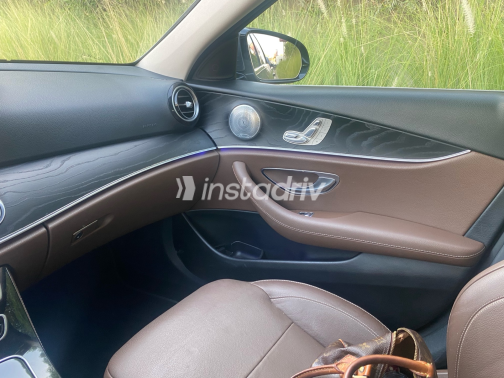 Mercedes E 180 2018 Gray Automatic Used for Sale in Greater Cairo ( Cairo + Giza) - 4