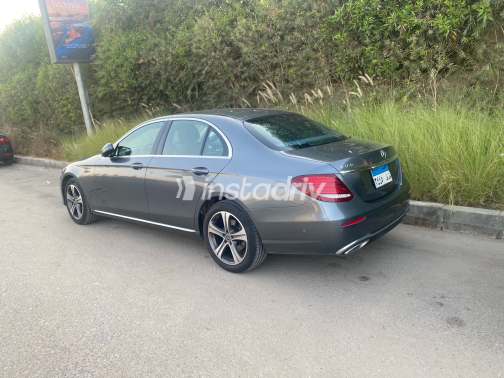 Mercedes E 180 2018 Gray Automatic Used for Sale in Greater Cairo ( Cairo + Giza) - 7